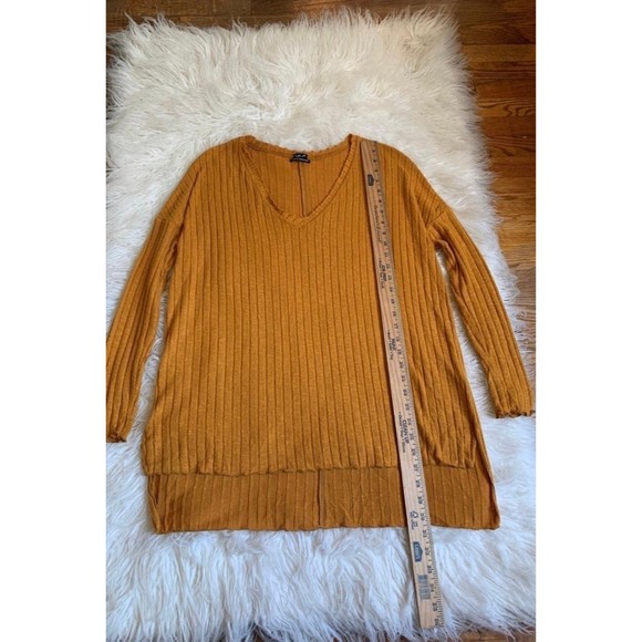 Urban Outfitters top - Picture 5 of 9